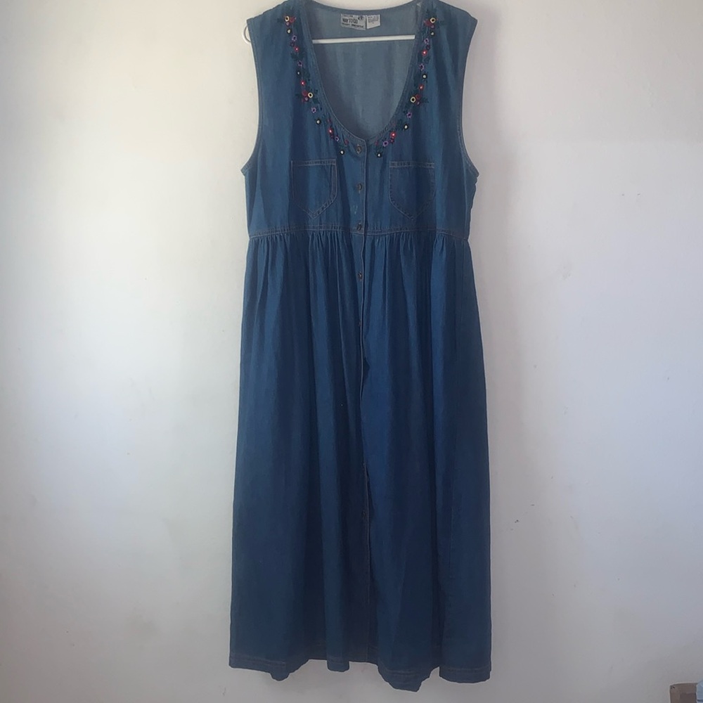 Thats the Way To Go Dress Womens Denim Dress Size L Embroidery Floral Flowers